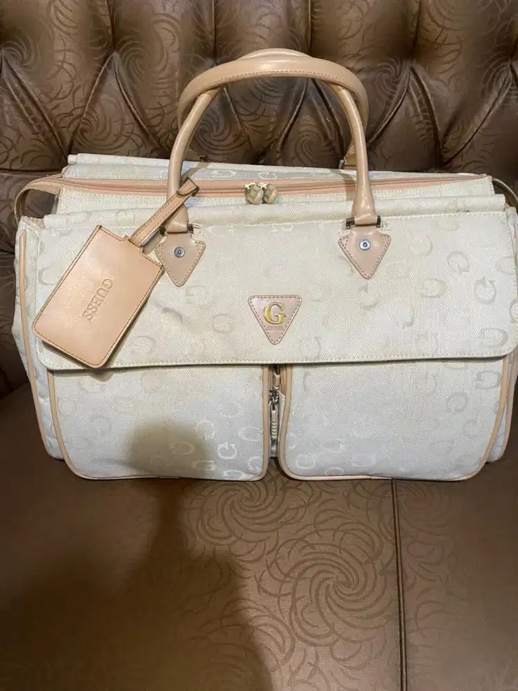DIJUAL TAS TRAVELING VINTAGE GUESS