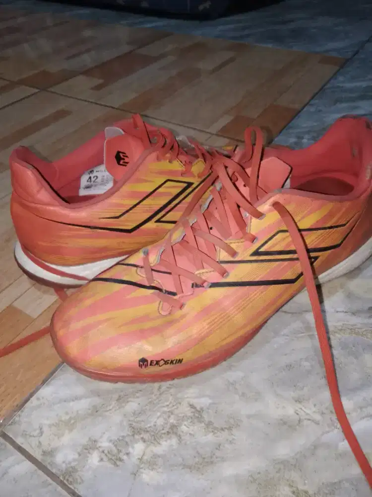 Sepatu Futsal Mills
