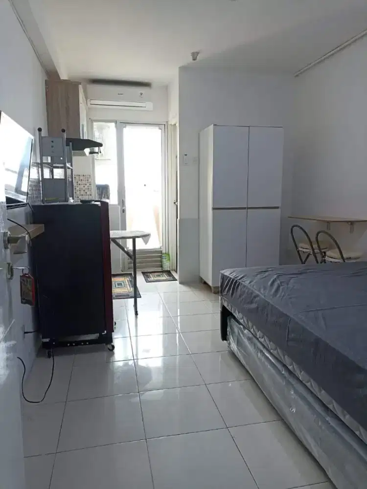 Di sewa Unit Studio Apartemen Kalibata City tower Hebrasl