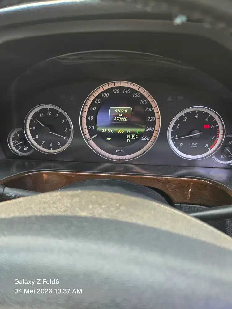 Mercedes-Benz E200 2012 Bensin