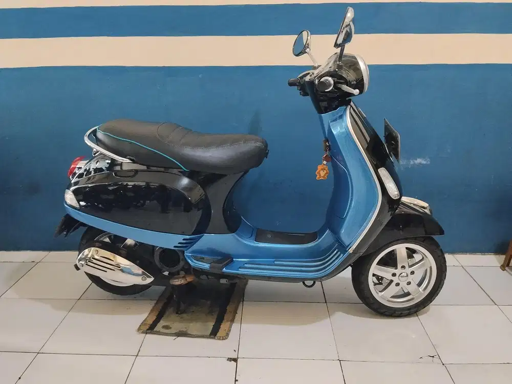 Sell Piaggio Vespa LX injection 150cc 2011 gres orisinil siap pakai