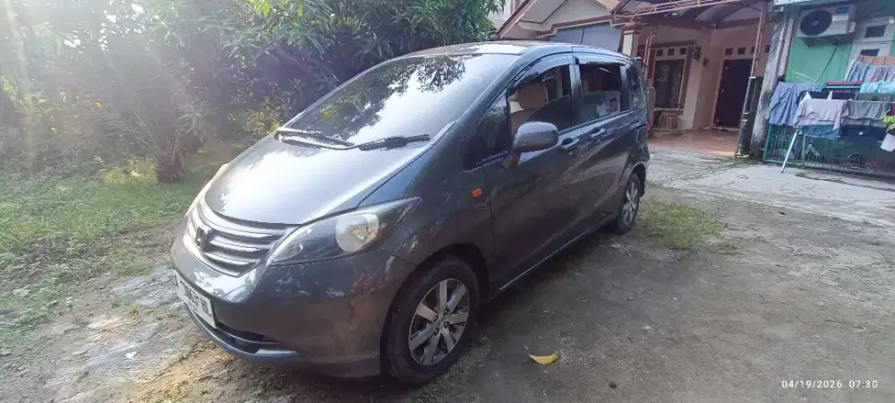 Honda Freed E psd 2009