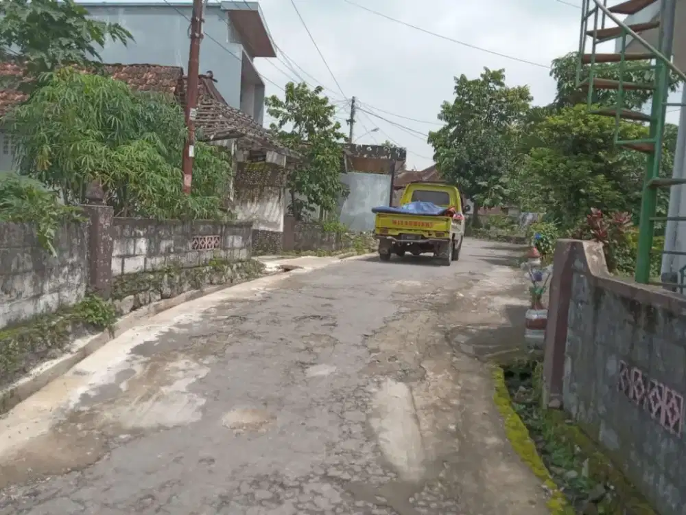 Tanah pekarangan bonus rumah Barat kampus UII
