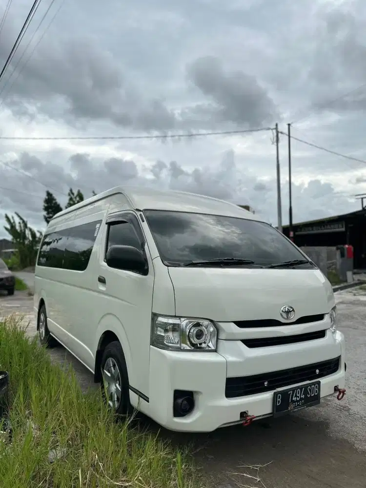 Hiace commuter 2021 low km, karaoke
