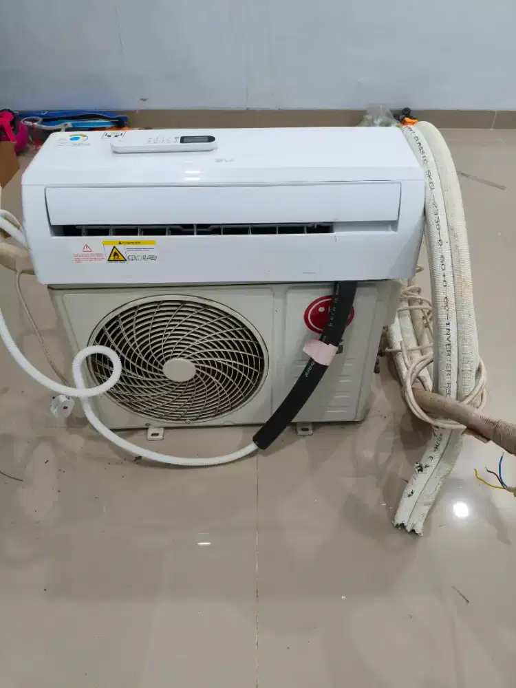 AC LG 1/2 Pk 370 watt +pipa 6 meter