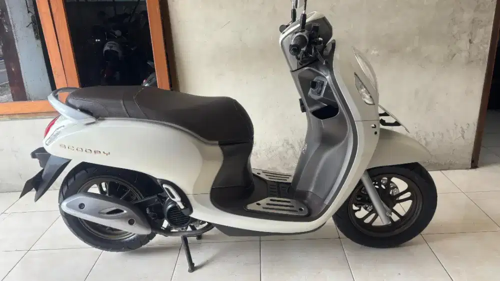 SCOOPY PRESTIGE 2023