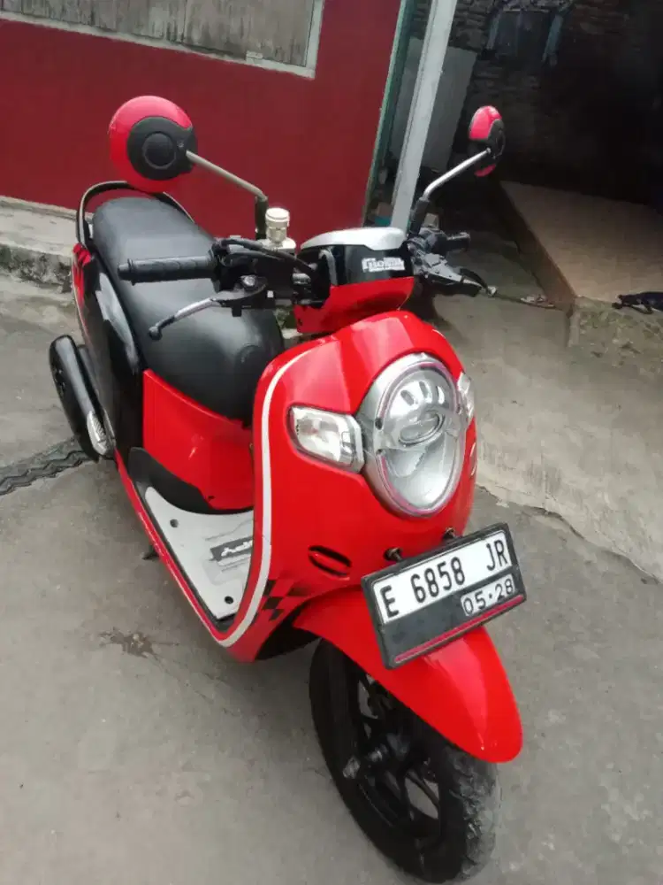 HONDA SCOOPY DONAT 2018