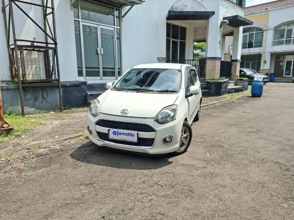 KM Rendah - Daihatsu Ayla 1.0 X Bensin AT 2014 Putih