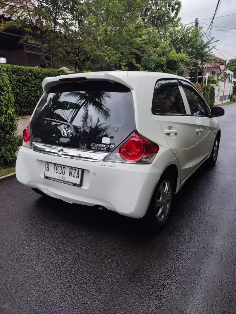 Honda Brio E at th metik tahun 2017 putih nopol ganjil jakarta timur