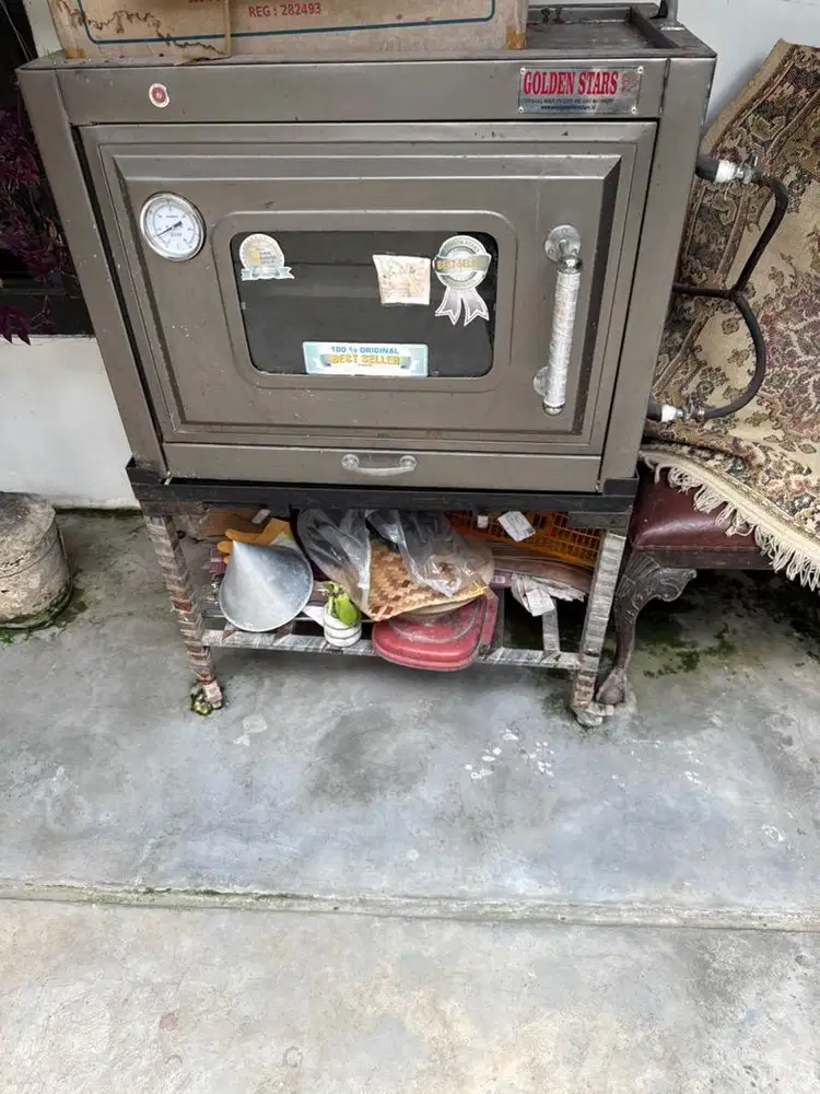 DIJUAL CEPAT — OVEN GAS GOLDEN STARS TYPE 8044
