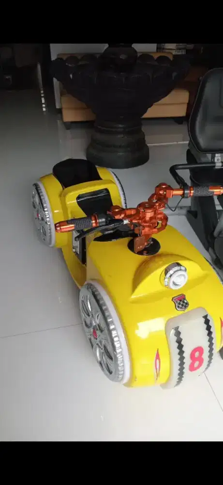 Mainan motor2an listrik/aki