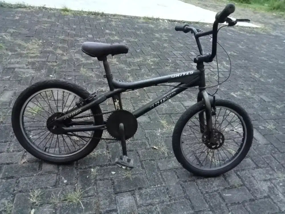 United Jumper 20 Sepeda BMX Freestyle kokoh