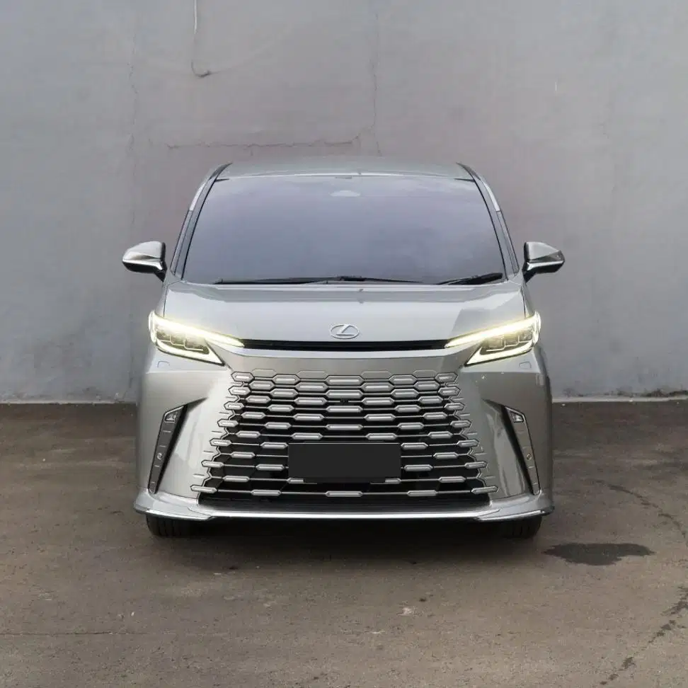 Lexus LM350h VIP 2023 Pemakaian 2024 Hybrid 4 Seater