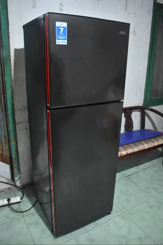 Kulkas 2 Pintu Merk Aqua AQR D270 DS
