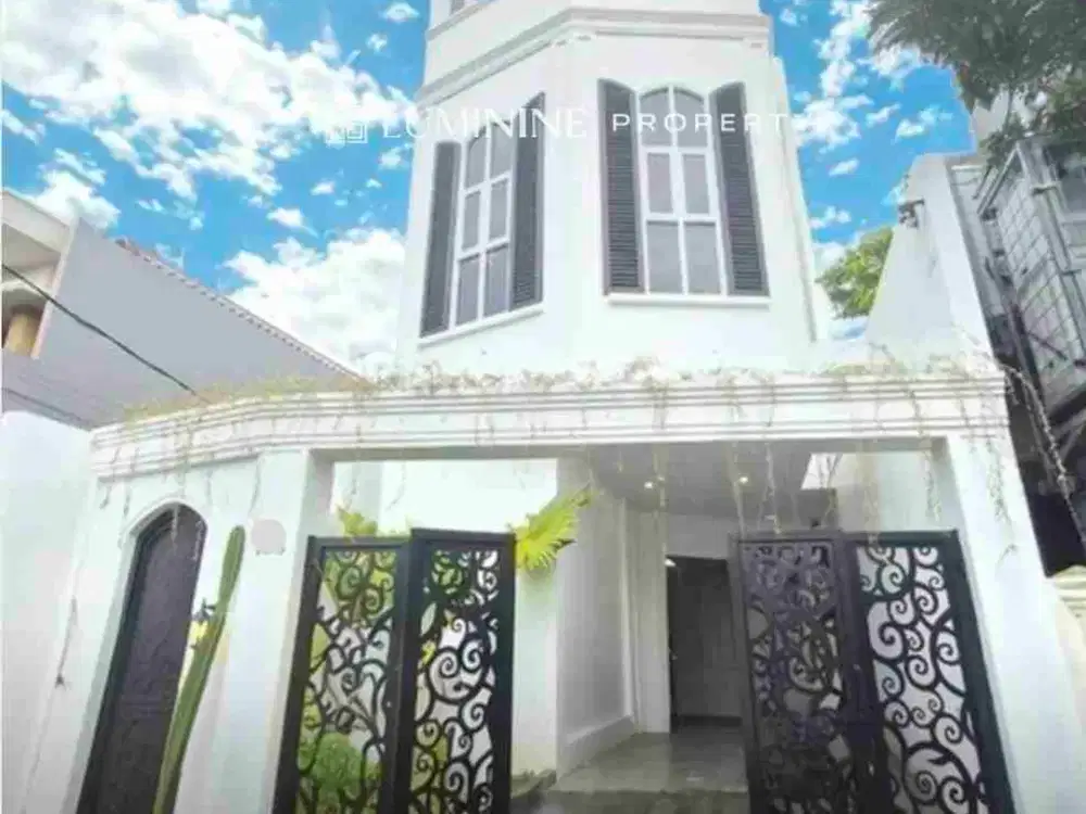 RUMAH CLASSIC 3 LANTAI, BRAND NEW DI KEMANG BARAT, BISA KPR,BEBAS BANJIR DEKAT TOL,ROW JALAN 2 MOBIL