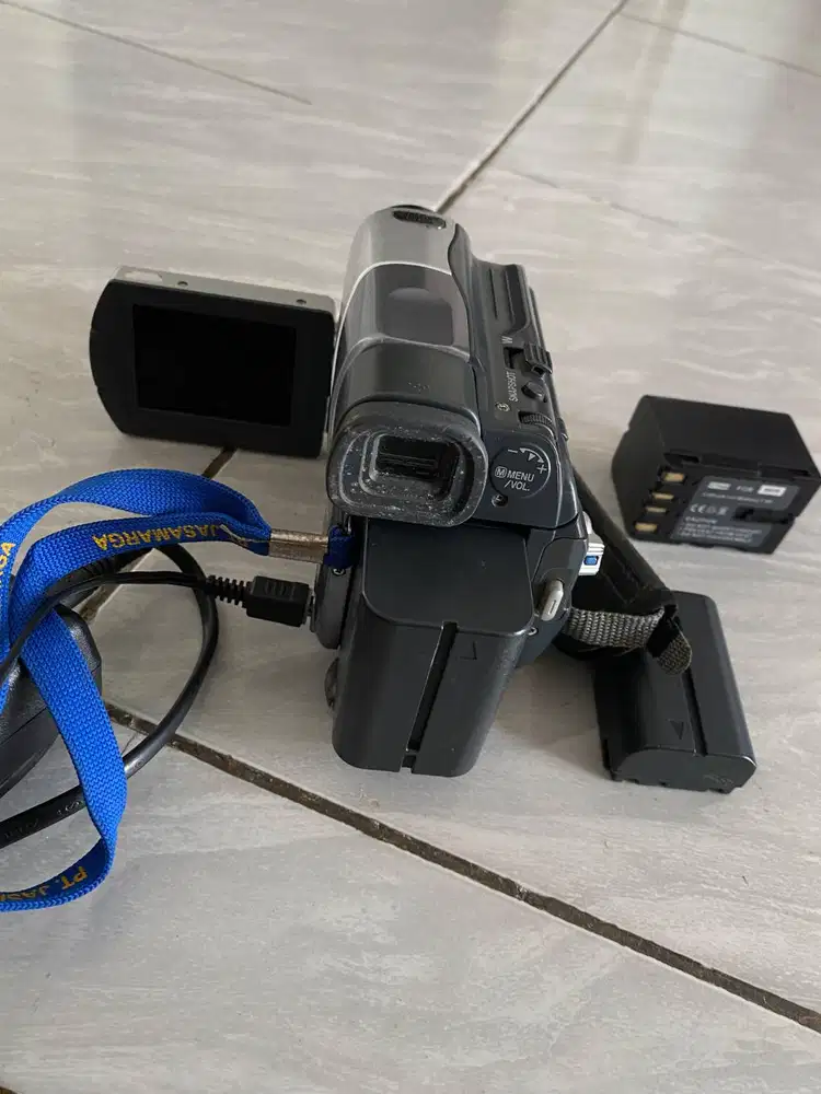 WTS KAMERA VIDEO DIGITAL MERK JVC