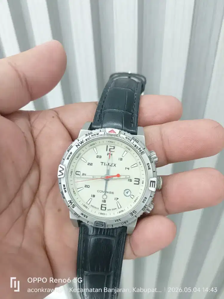 Jam tangan Timex Indiglo kompas
