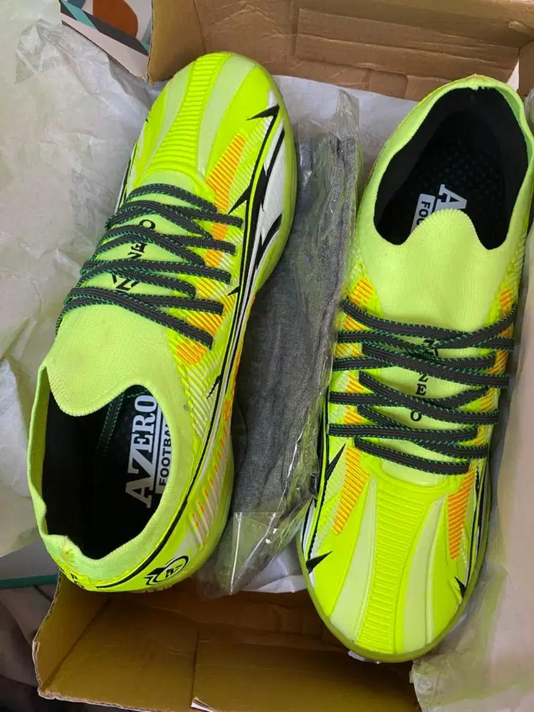 Sepatu mini soccer turf size 40