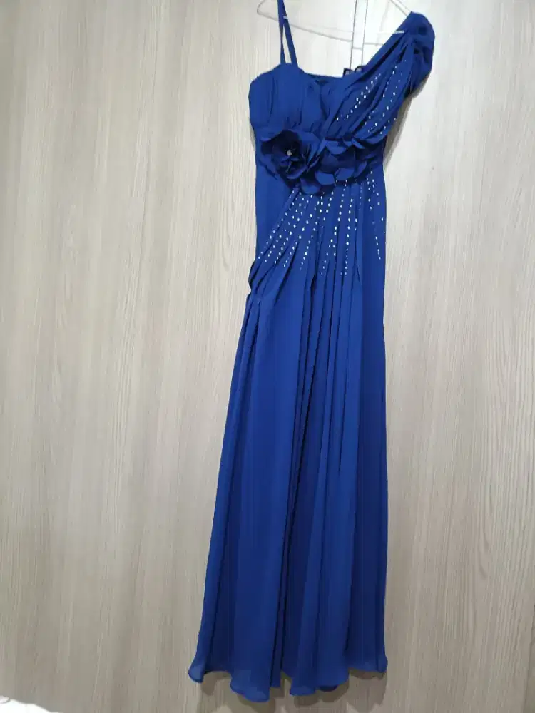 Dress pesta mewah