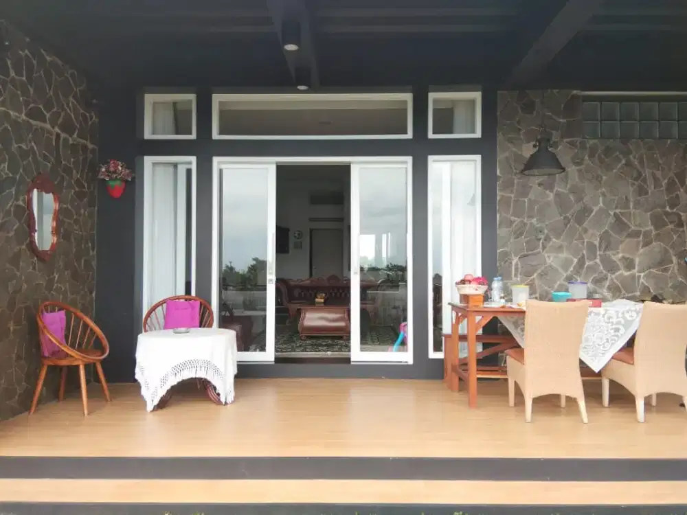 DIJUAL Rumah lama terawat siap huni di Bukit Ligar dekat Dago Resor, Cigadung, Cikutra, ITB Bandung Utara