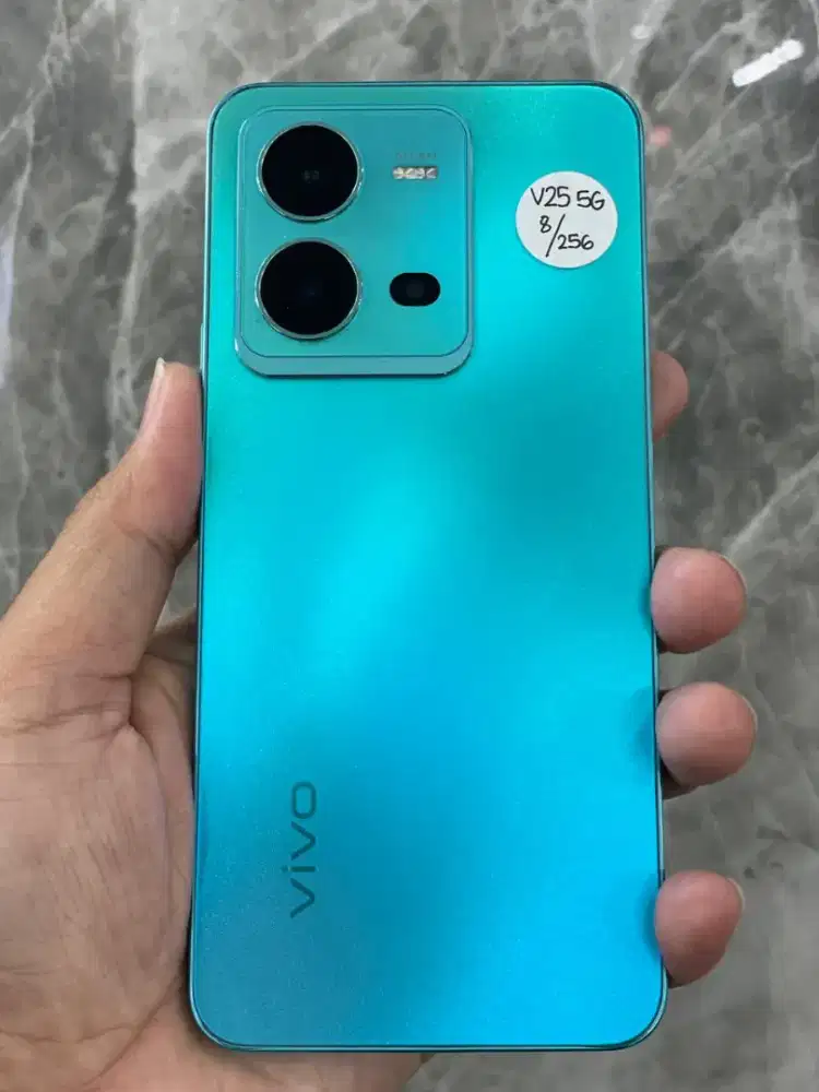 vivo  v25 8/256 second