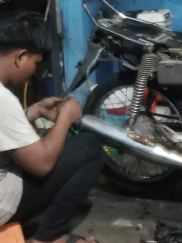 Di cari mekanik motor untuk bengkel