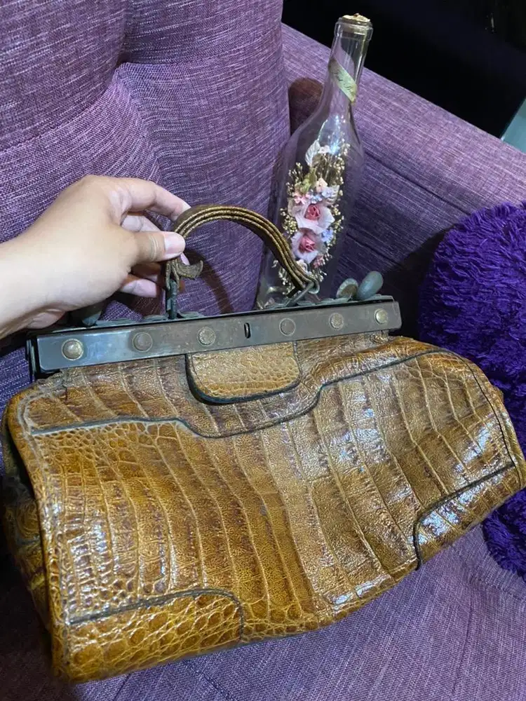 Tas vintage kulit asli