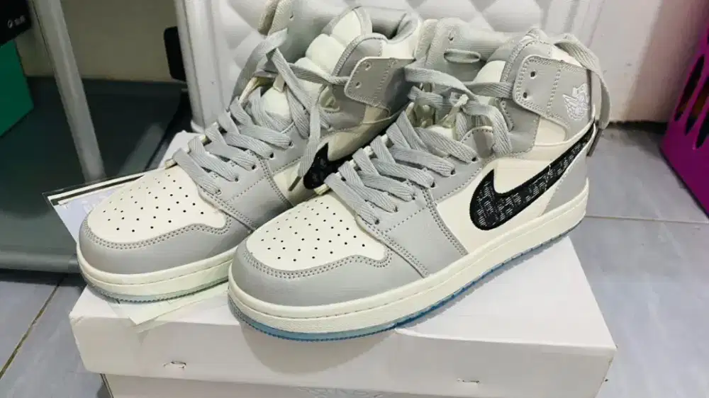 Sepatu nike baru