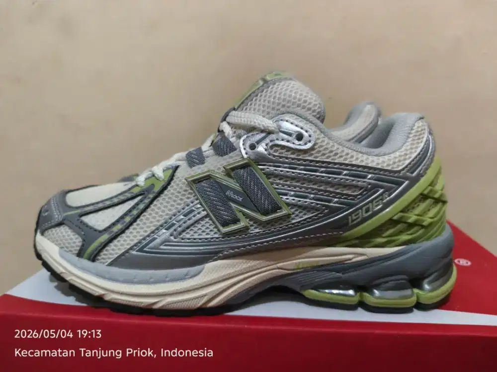 New ballance 1906 R hijau white