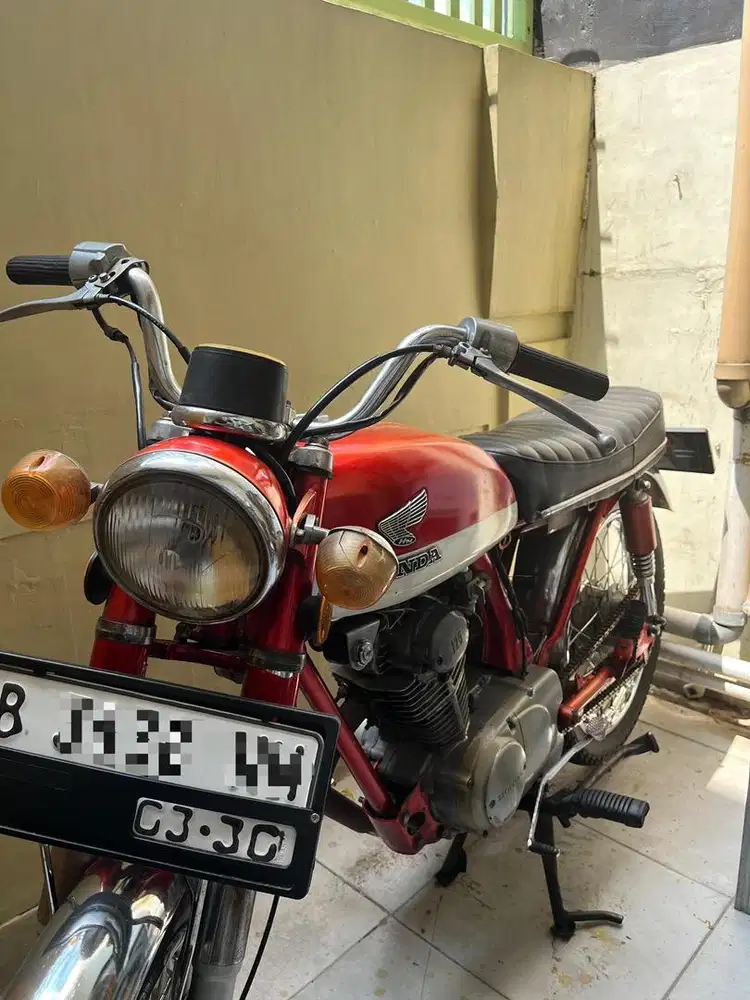 CB 100/125 Tahun 1972, Tangan pertama