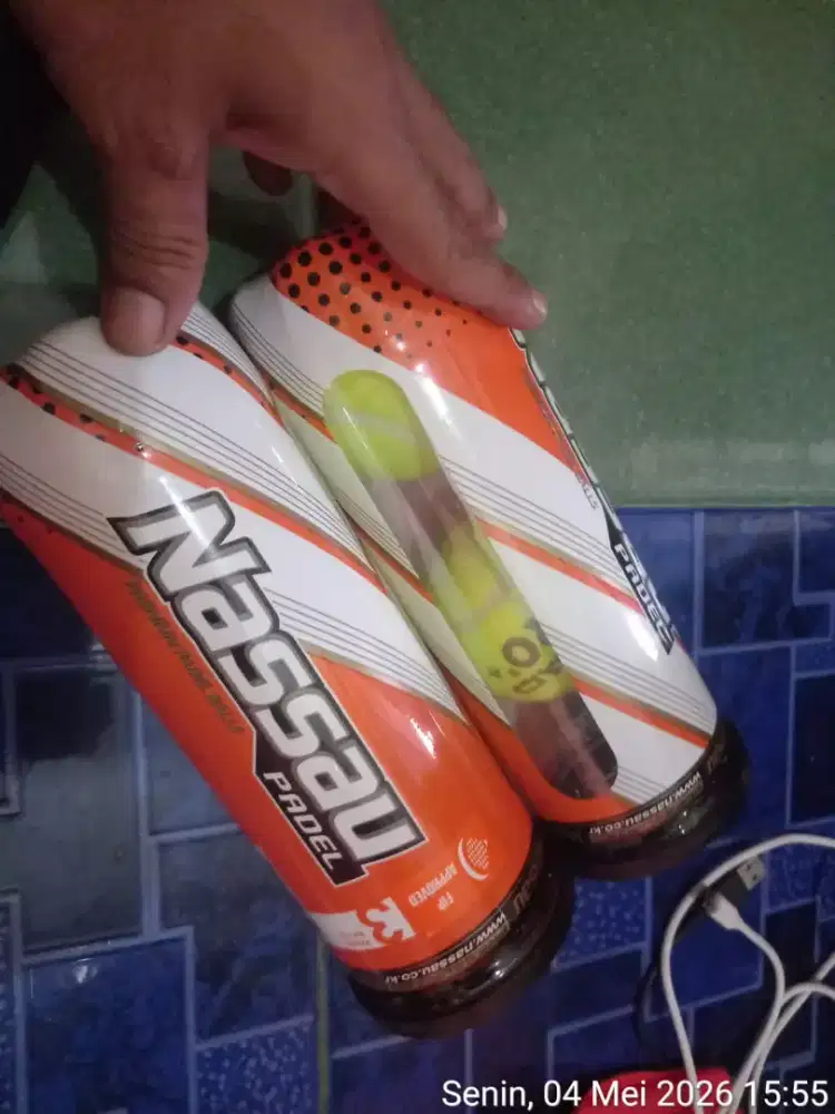 Bola padel ada 5  2 box satu isi 3 satu 2