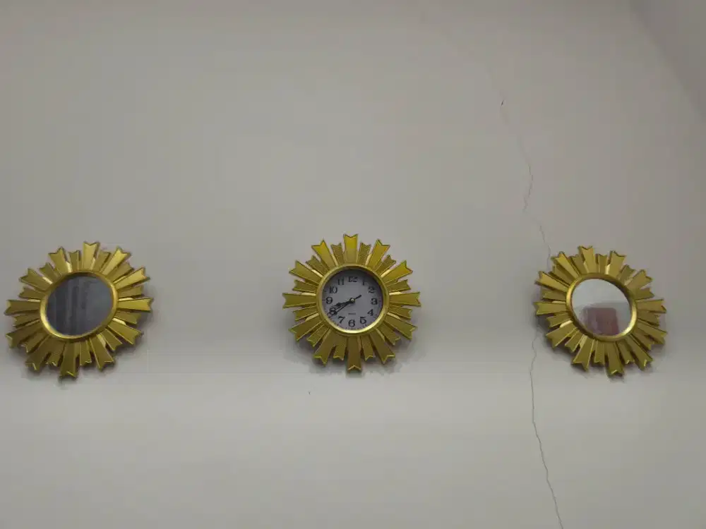 Hiasan Dinding Jam + Cermin Set Motif Matahari (Gold Elegan)