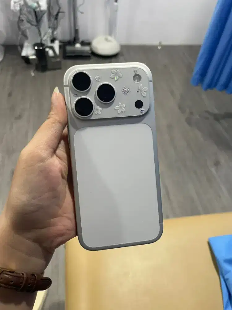 iPhone 17 pro 256Gb fullset Blibli