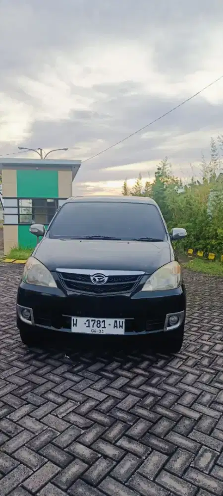 Daihatsu xenia Li 1000 cc MT hitam