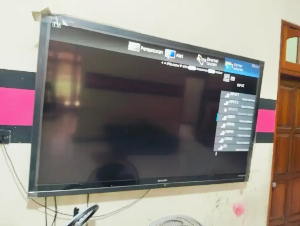 TV Sharp Besar 70 Inci