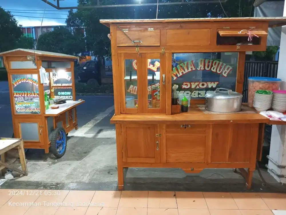 DIBUTUHKAN SEGERA - Karyawan Jualan Bubur (Gerobak)