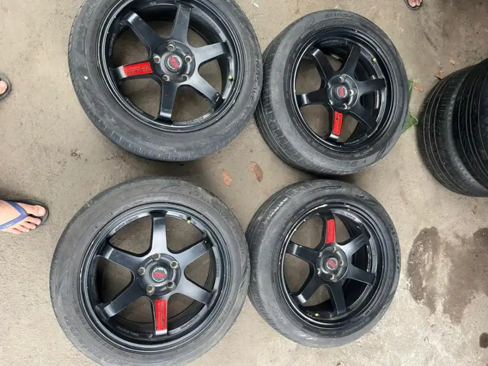 Te37 ring 17 pcd 5x114,3 ban 205/55 r17 APV luxio