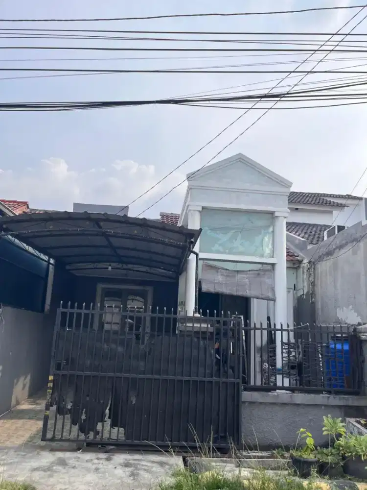 Dijual/Disewakan Rumah di Taman Royal 3 Akasia 3 Cipondoh Tangerang