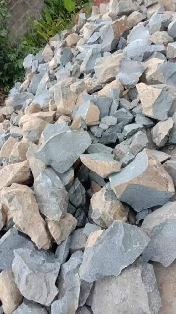 Batu belah buat pondasi area karawang