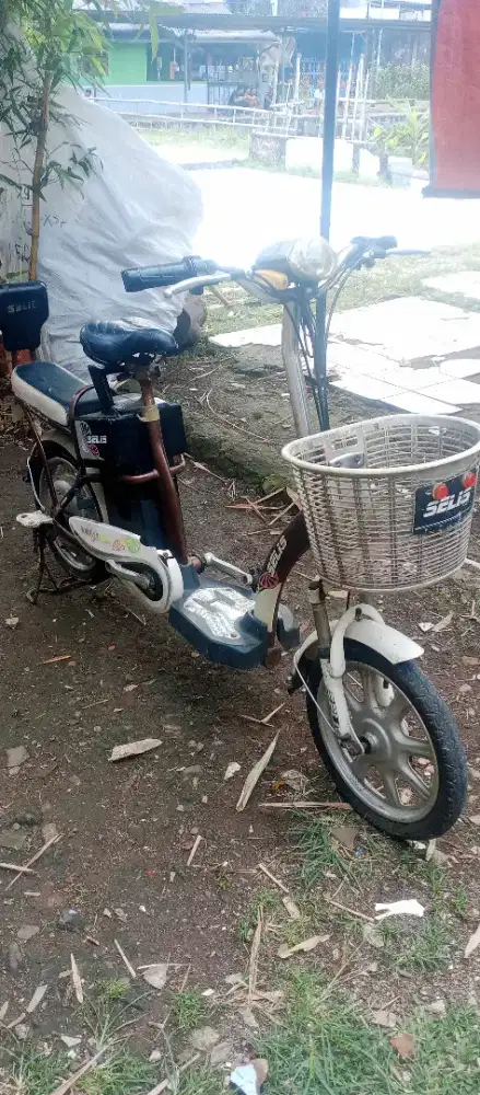 Sepeda Listrik Selis
