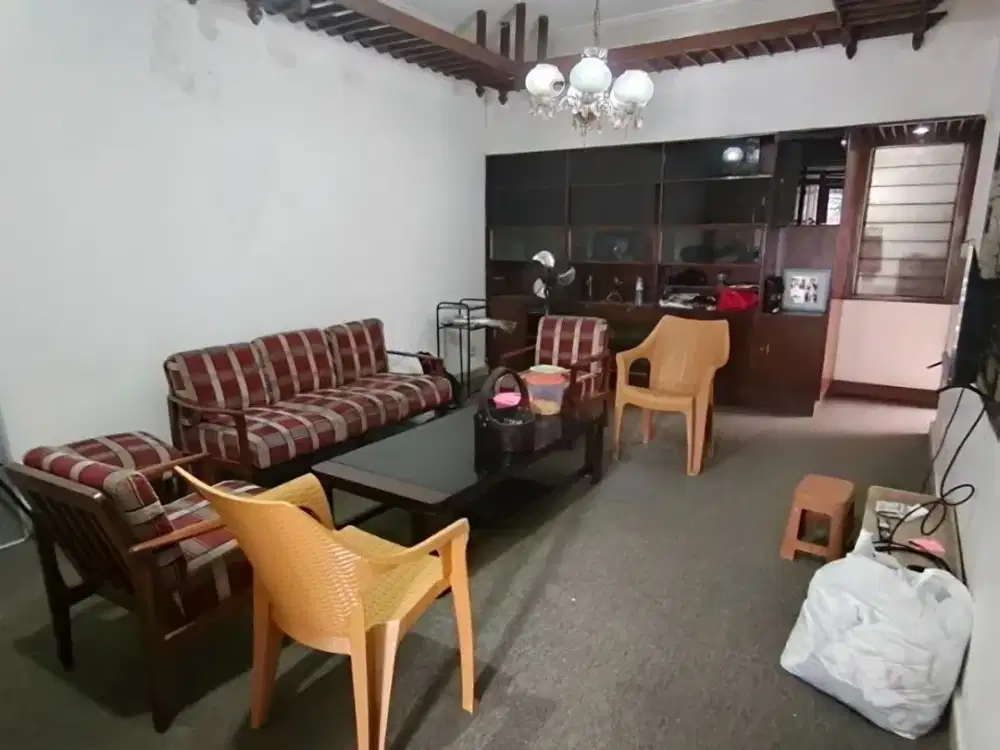 Rumah Mainroad IR H Djuanda Dago Dekat MCD Dago