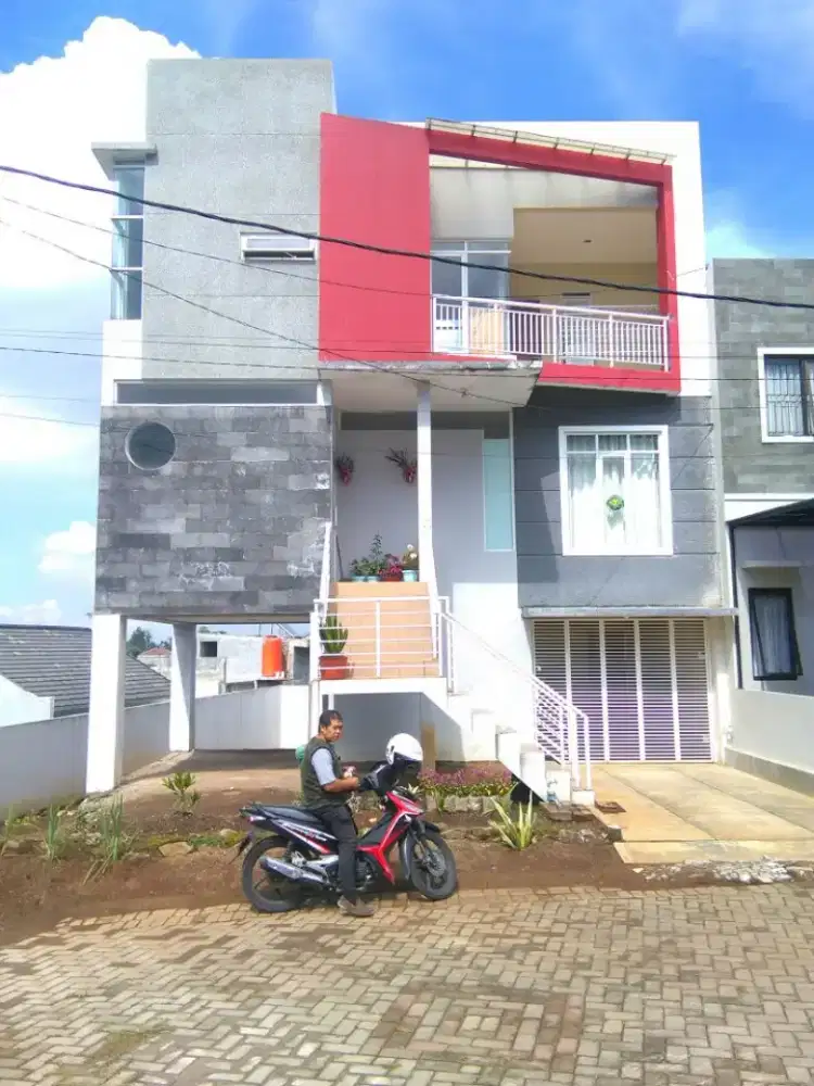 Di sewakan rumah dengan pemandangan indah