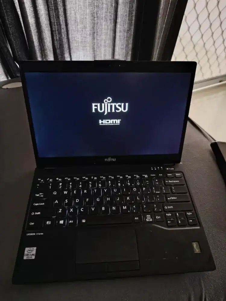 Jual laptop Fujitsu U-9310 i7