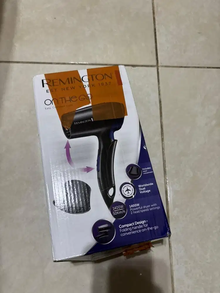 hair dryer (pengering rambut)