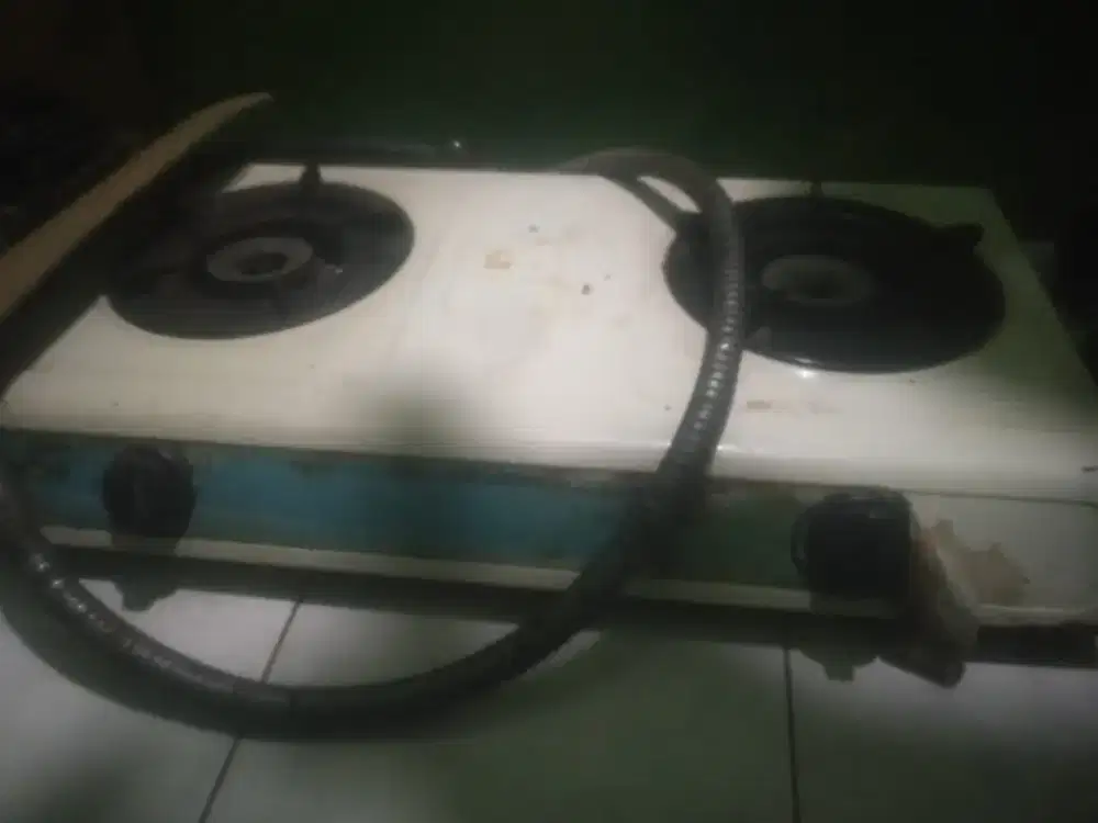 Kompor gas 2 tungku + selang regulator