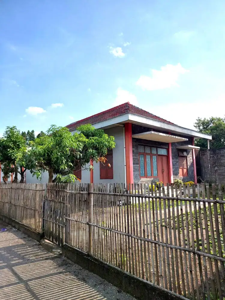 Rumah Halaman Luas di Ambarketawang dekat Kampus UMY