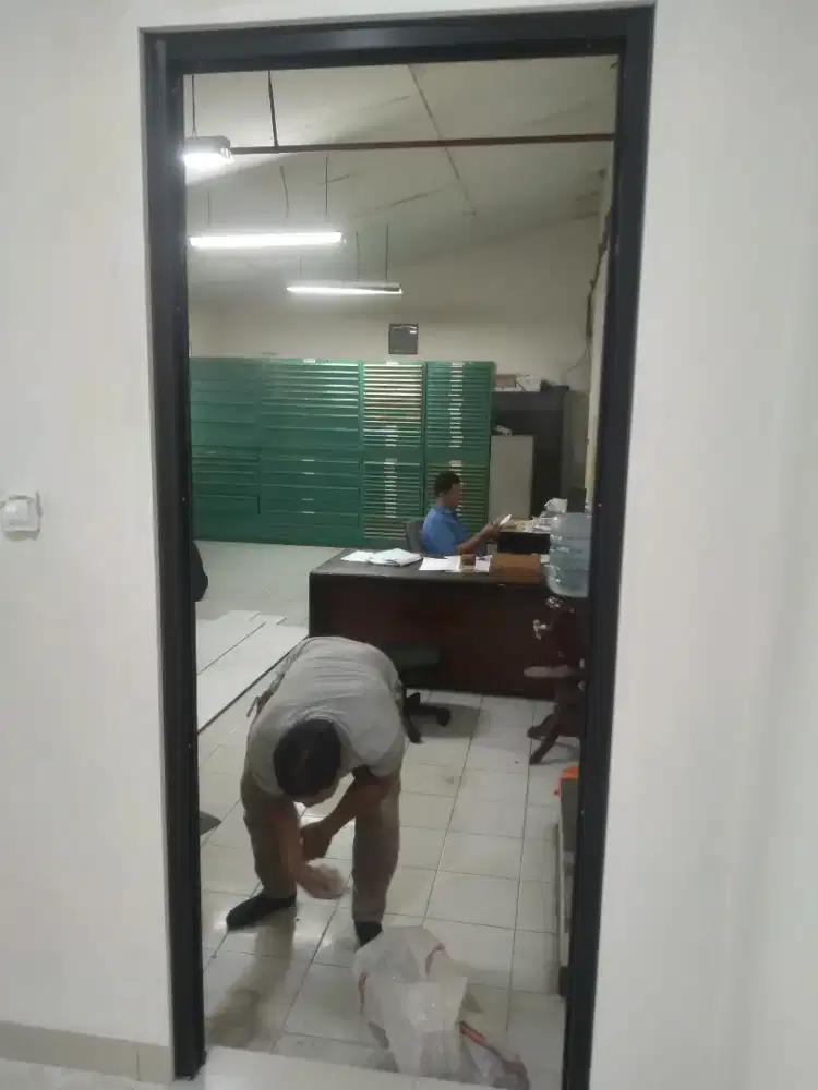 Kusen aluminium gawangan pintu T220cm L100cm hrg terpasang 800rb/unit