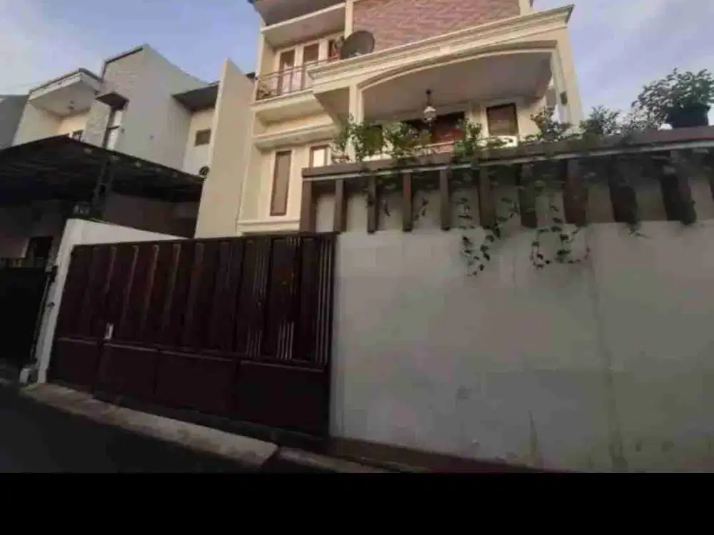 dijual rumah mewah murah 2 lt swiming pool pasar Minggu Jakarta selatan