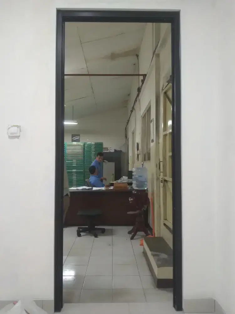 Kusen aluminium gawangan pintu T220cm L100cm hrg include pasang 800rb