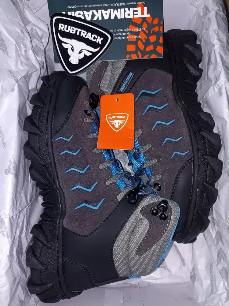 Dijual Sepatu Gunung Merk Rubtrack.